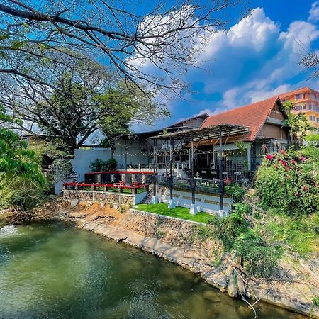 Rimtarninn Hotel Pak Chong Exterior foto