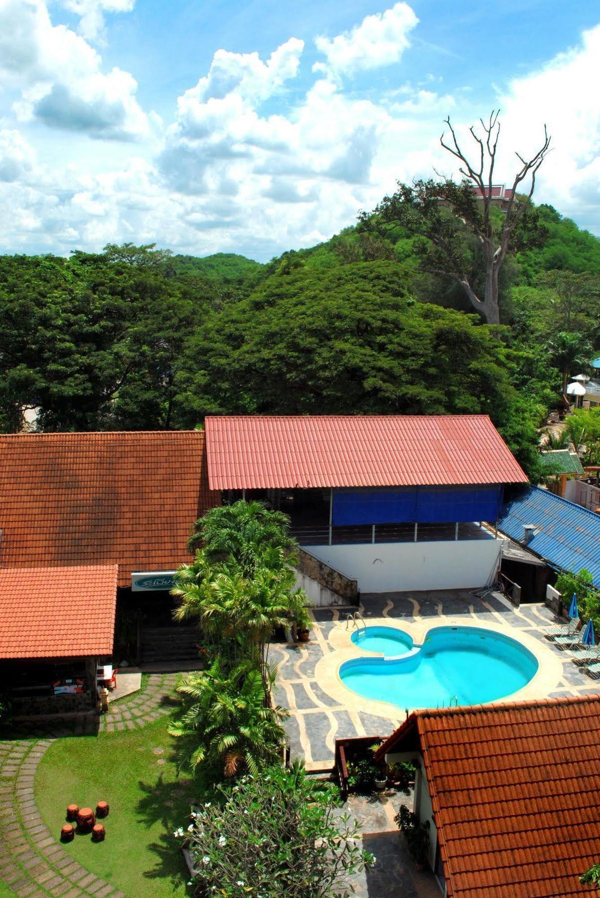 Rimtarninn Hotel Pak Chong Exterior foto